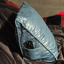Pillow holder for tablet/phone**pillow only** other items  just for example