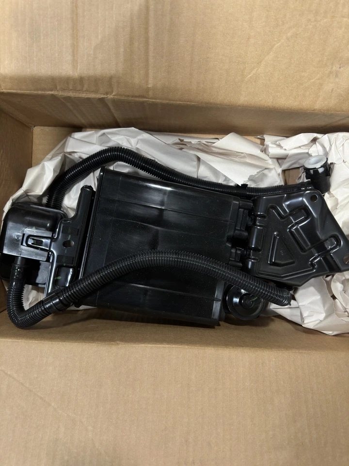 Bote de almacenamiento de vapor de combustible tracción trasera automotriz CP1332 para Toyota Foto 2 de 4