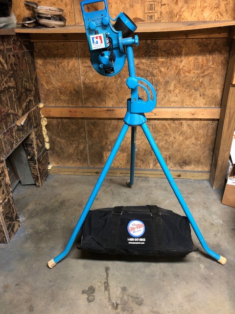 Jugs 18 Ball Baseball Feeder W And Handling 2 Models For Sale