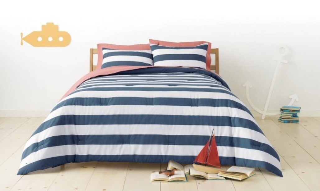 Pillowfort Full/Queen Rugby Stripe Cotton Comforter Set Navy