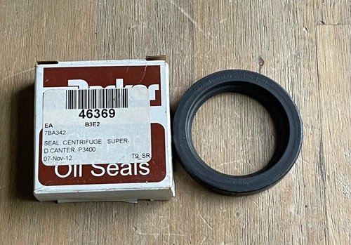 PARKER 2QTR11 OIL SEAL NEW