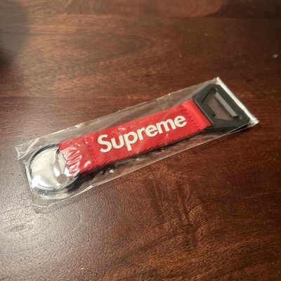 SUPREME BOTTLE OPENER WEBBING KEYCHAIN RED FW21 BRAND NEW