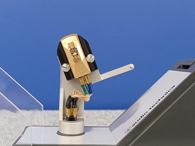 Audio-Technica AT-OC9 MC Phono Cartridge 0,4mV 12Ω Gebraucht mit Gehäuseriss