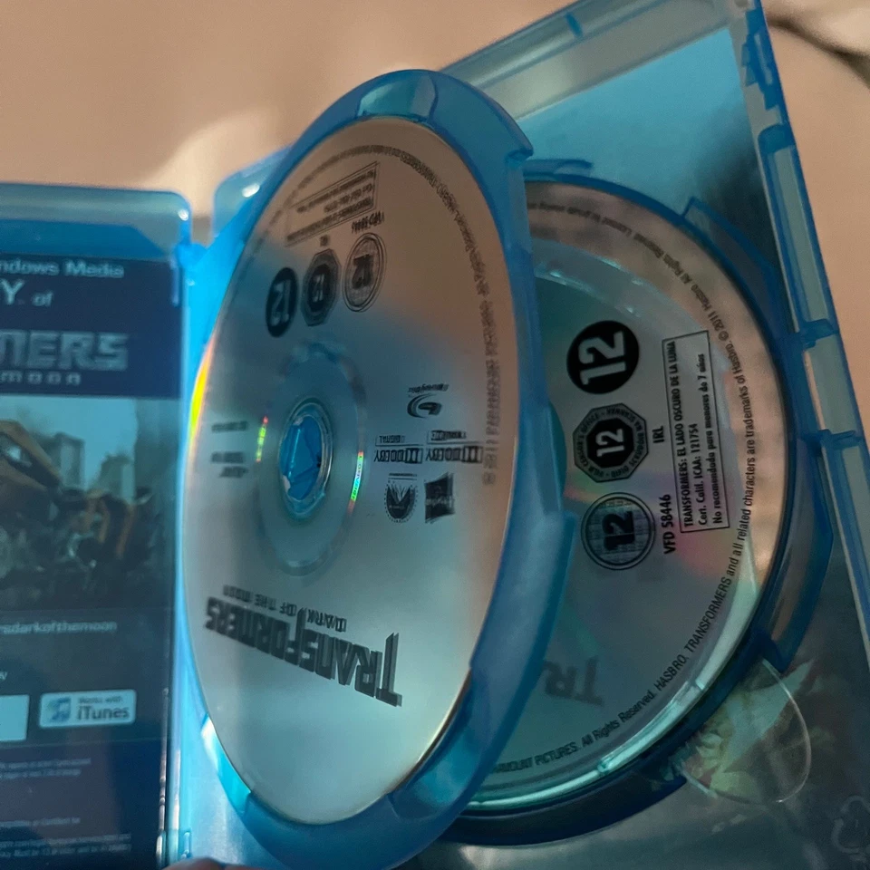 Transformers: Dark of the Moon Blu-ray & DVD (2011) Shia LaBeouf, like new  - Image 3 of 3