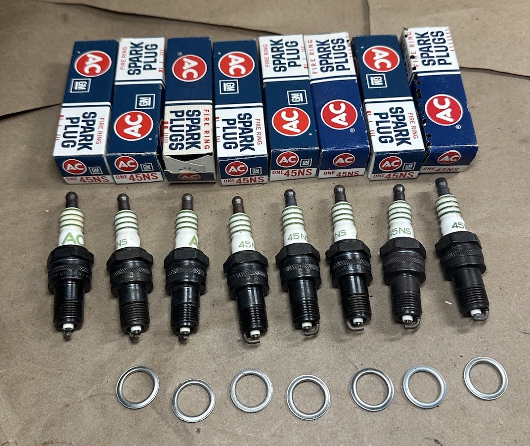 NOS ac gm fire ring spark plug one 45ns 5613163 W 7 Out Of 8 Rings