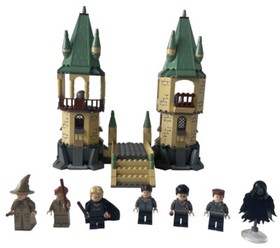 Lego Harry Potter Set Hogwarts 100% Complete 4867 2011 Retired Building Toy