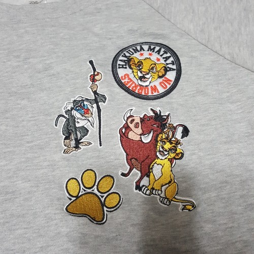 Disney Size L Youth Unisex Sweater Lion King Simba Pumba Timon Hakuna Matata - Picture 2 of 8