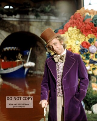 GENE WILDER ''WILLY WONKA & THE CHOCOLATE FACTORY''  8X10 PUBLICITY PHOTO (ZY-302)
