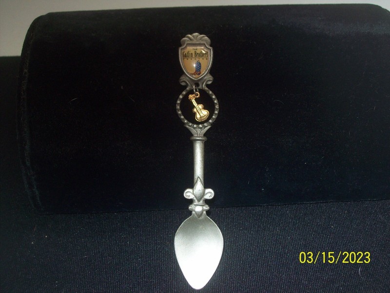 Vintage Catlin Brothers Spoon Hanging Guitar Gold Tone Collect Fort Pewter