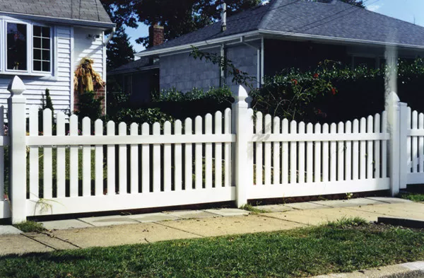 Vinyl dog ear fence top