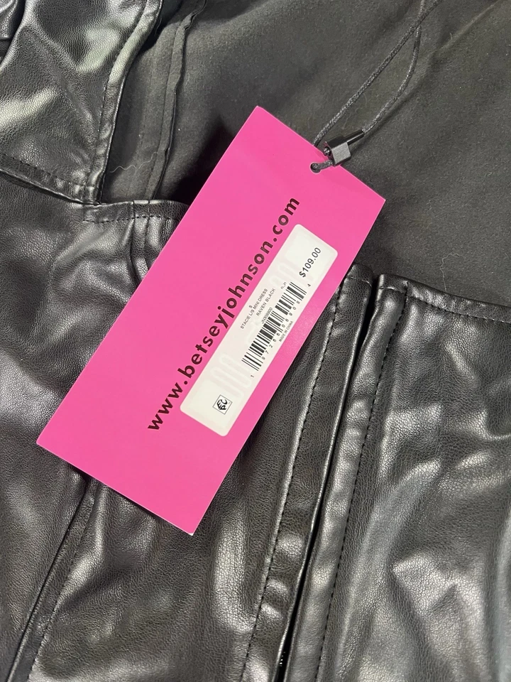 Gancho delantero de cuero sintético negro Betsey Johnson núcleo gótico nuevo con etiquetas Foto 4 de 4