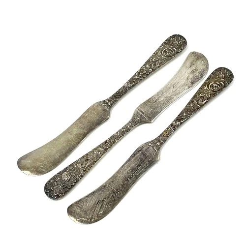Antique 77.9g 3Pc S Kirk & Son Inc Sterling Silver "Repousse" Flat Butter Knives