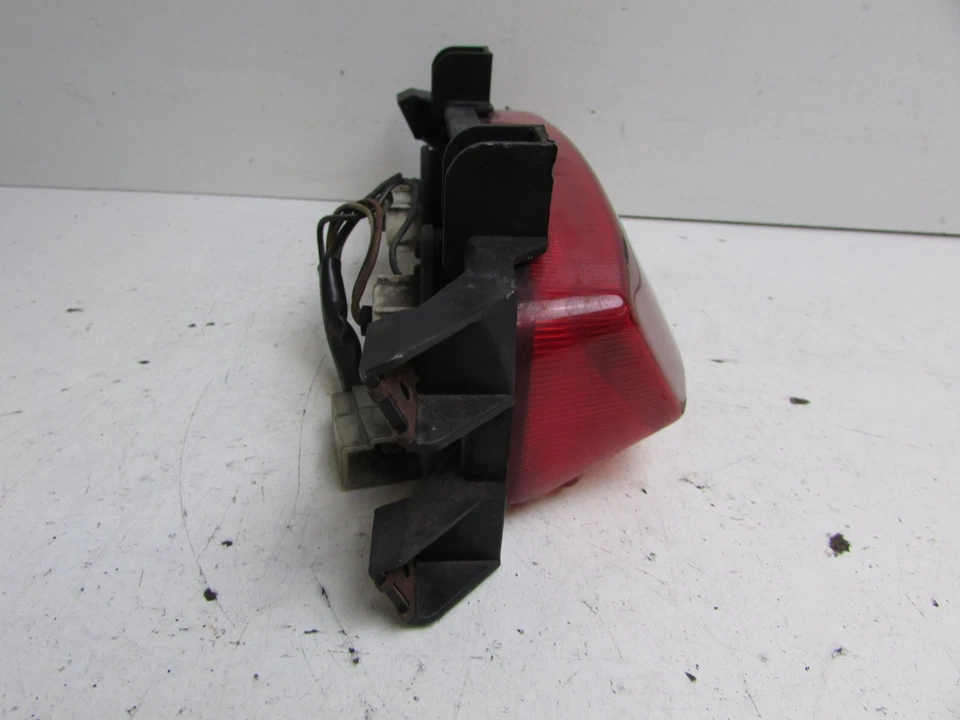 Luz trasera trasera trasera Suzuki GSXR750 1992 - 1995 GSXR1100 1993 - 1998 J11 E Foto 4 de 4