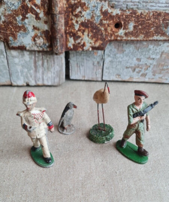 ANCIENS JOUETS EN Plomb Pour Ferme Avec Animaux, Personnages Et Barrieres EUR 39,00 - FR