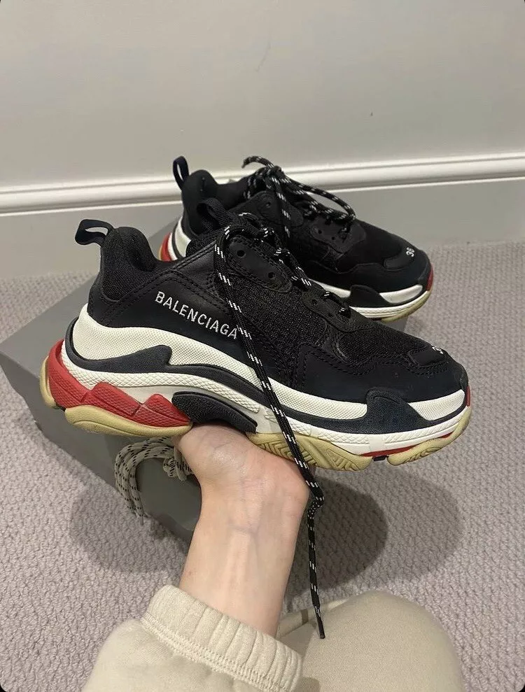 balenciaga triple s