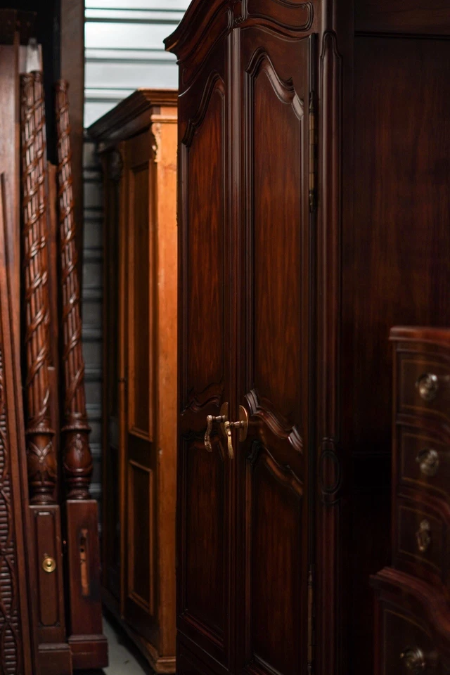 Cómoda John Widdicomb Provincial Francesa Luis XV Nogal, Alrededor de 1960 Foto 2 de 4