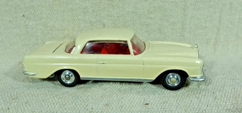 Corgi Toys Mercedes Benz 220 SE Coupe