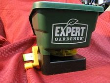 EXPERT GARDENER HANDHELD SPREADER FOR SEED OR SALT 1100 Sq Ft EG18-403-550-17