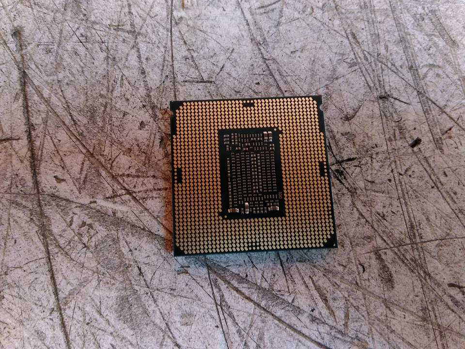 CPU Intel Core i7-8700K 6 Core 3.7GHz soquete LGA 1151 - Imagem 4 de 4