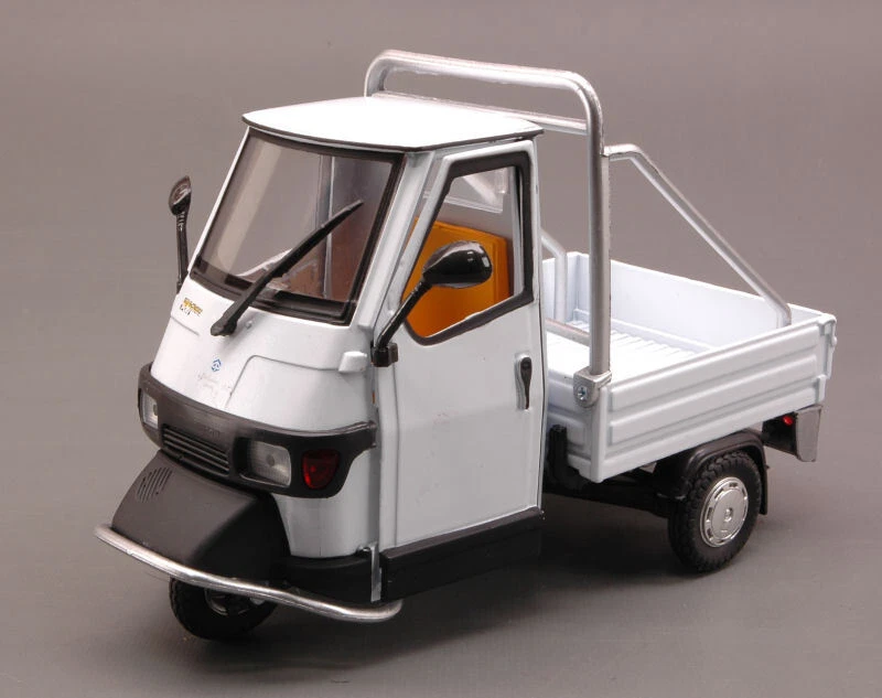 Ape Piaggio Cross 50 Blanc 1:18 Modèle 68035W NEW RAY - Photo 1/1