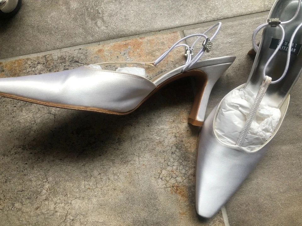 Stuart Weitzman White Satin T-Strap Wedding Shoe Size 7B - Image 3 of 4