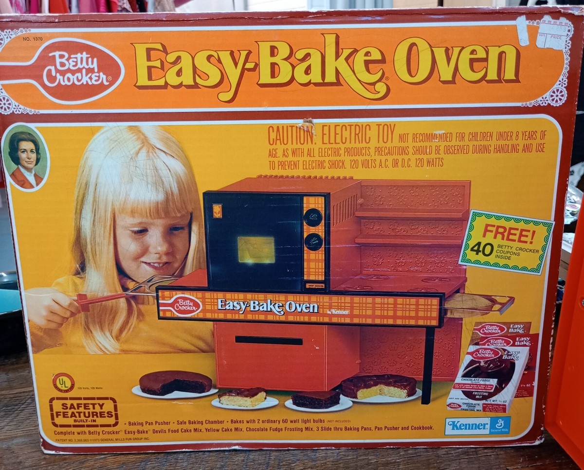 Vintage 1973 Betty Crocker Easy-Bake Oven by Kenner Products