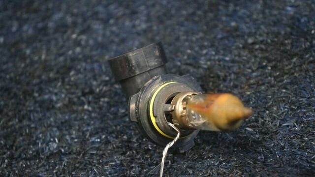 2005 HONDA ACCORD LX OEM HALOGEN HEADLIGHT BULB HB412V51W eBay