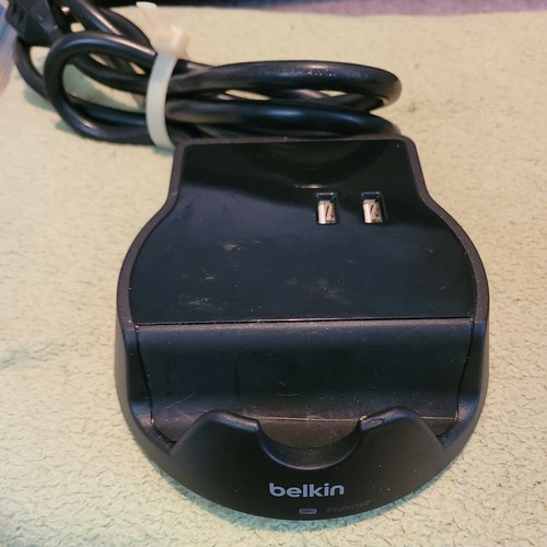 Belkin BSD200BG05 Power Tablet Stand with 2.1A USB Charging - Charging stand