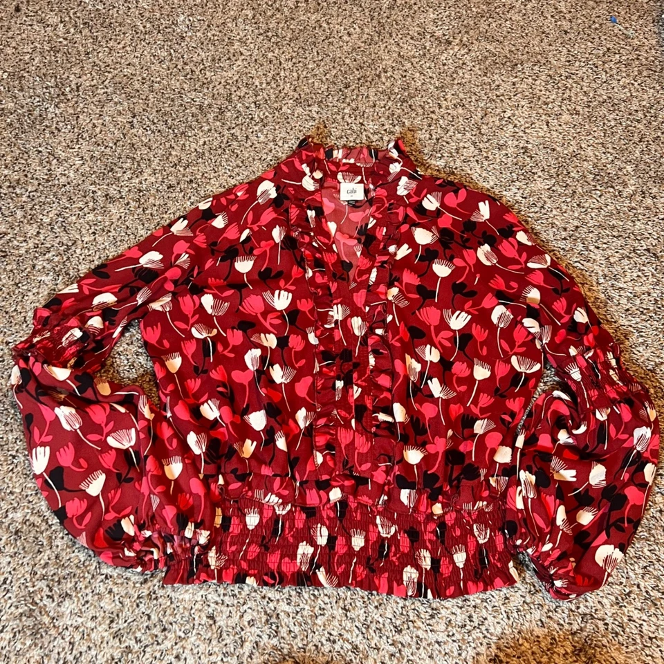 Blusa Top Cabi Floral Volantes Manga Larga Cintura Calada Roja Blanca Negra M Foto 2 de 4