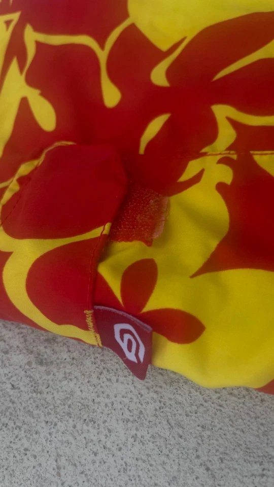 OP 复古亮色夏威夷花卉红色和黄色大号男式泳裤短裤 — 第 4/4 张图片