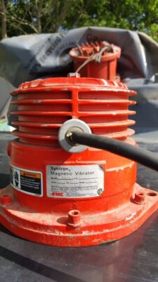 Syntron Magnetic Vibrator, 115V, 3.5A, about 8 inch dia base, 25lb, Model V41 A1