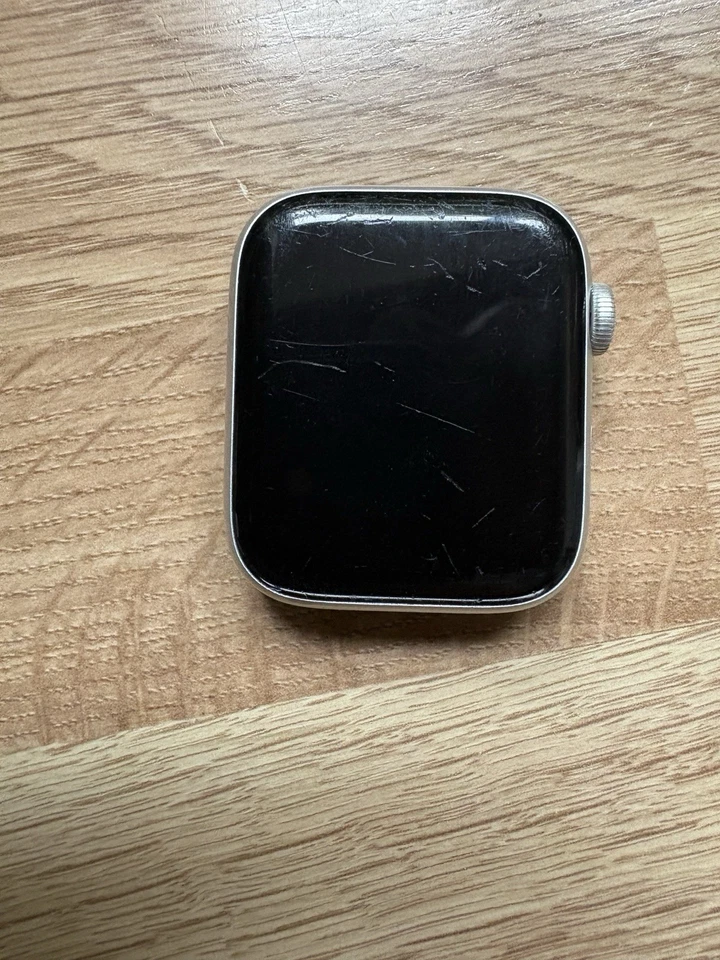 Apple Watch Series 4 44mm Aluminiumgehäuse-Silber mit Armband in Schwarz... - Bild 4 von 4