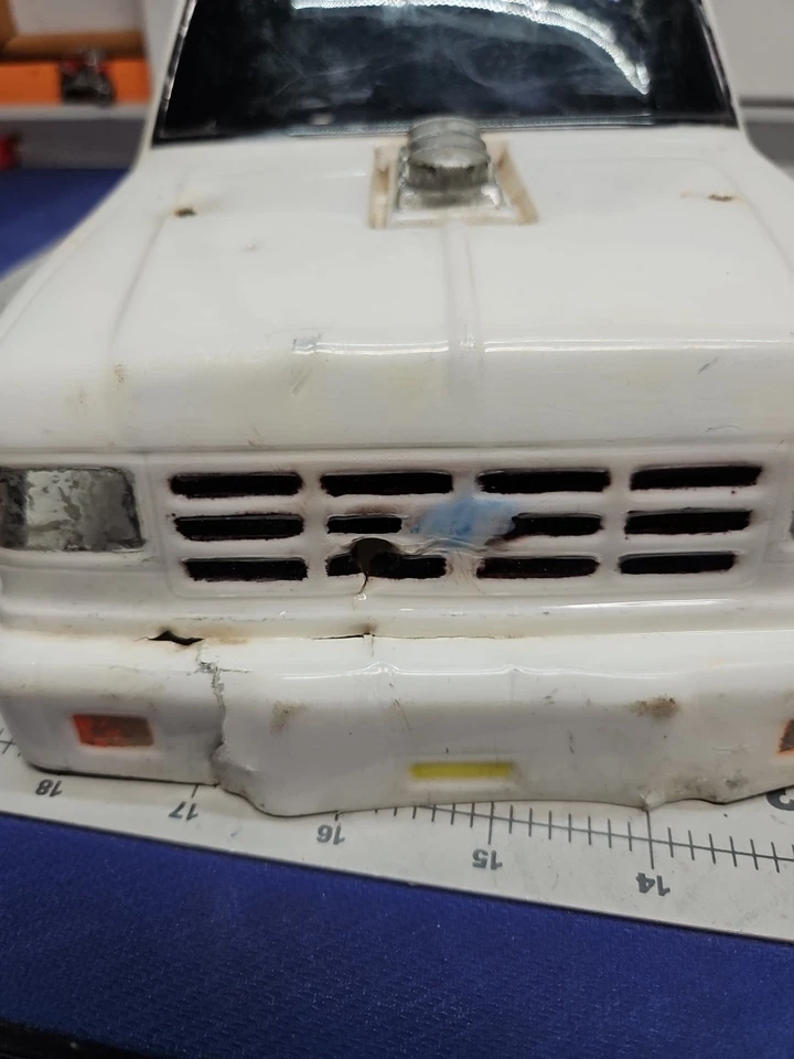 Parma?  1/10 scale  ford  PU body Rare  Single Cab  Body Only 87 F150 long bed - Image 4 of 4
