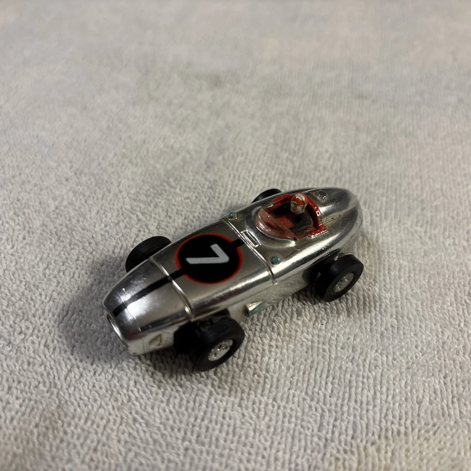 Aurora Thunderjet plateado Indianapolis Racer #7 con chasis en funcionamiento Foto 2 de 4