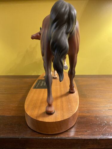 BESWICK “SPIRIT OF AFFECTION” Horse/Mare & Foal Matt Figurine On Wooden Plinth - Picture 6 of 9