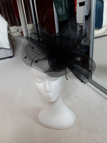 fascinator/Hatinator on Alice band 