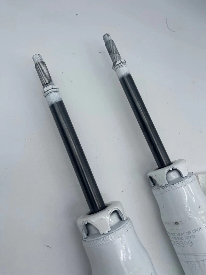 Par de amortiguadores traseros Rancho RS5000X para Jeep Grand Cherokee 11-18 con elevación de 0" Foto 3 de 4