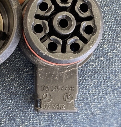 Mercedes-Benz W124 E-klasse Abgleichstecker Ezl Kat 0155450828  