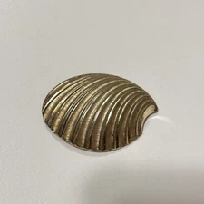 Vintage Gold Tone Grosse 1959 Germany Textured Shell Brooch/Pin