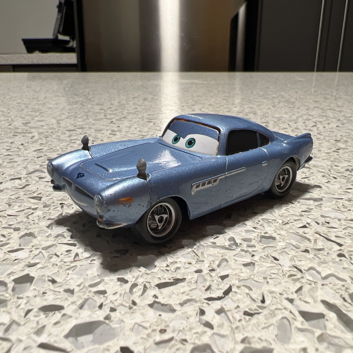 Disney - F uwaSECRET SPY ATTACK FINN MCMISSILE Disney Pixar - Cars 2 - Secret Spy Attack Finn McMissile