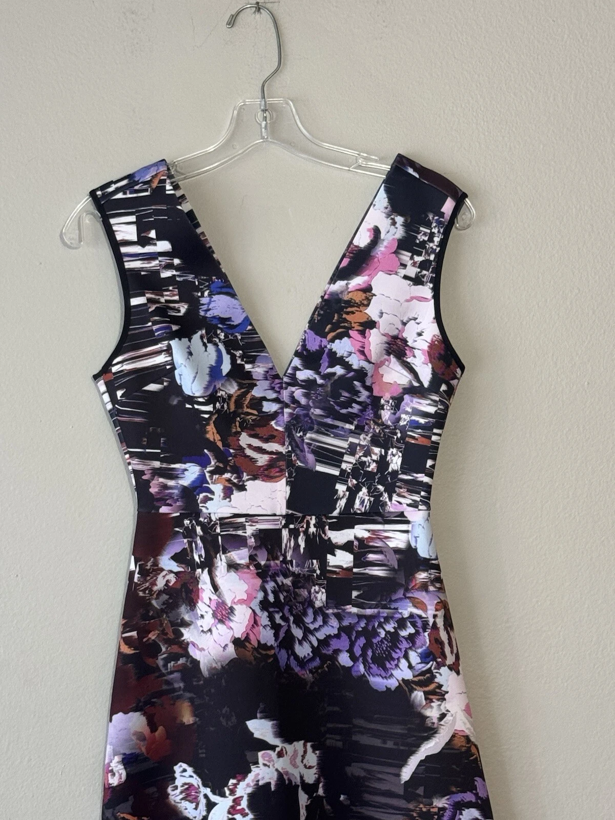 VETEMENTS Abito Clover Canyon taglia small senza maniche scollo a V petali poetici aderente e svasato