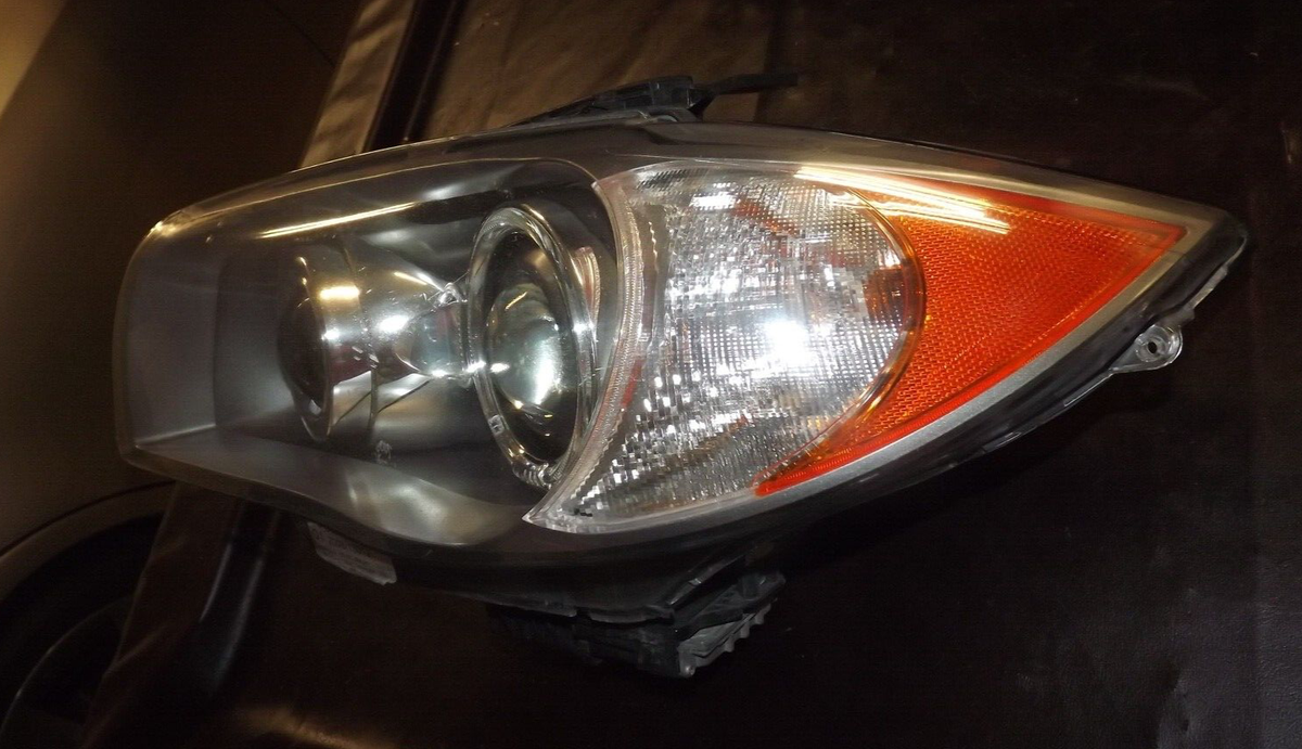 Aiai！！！！ OEM USDM 08-11 BMW 128iA 135i front HID adaptive headlight