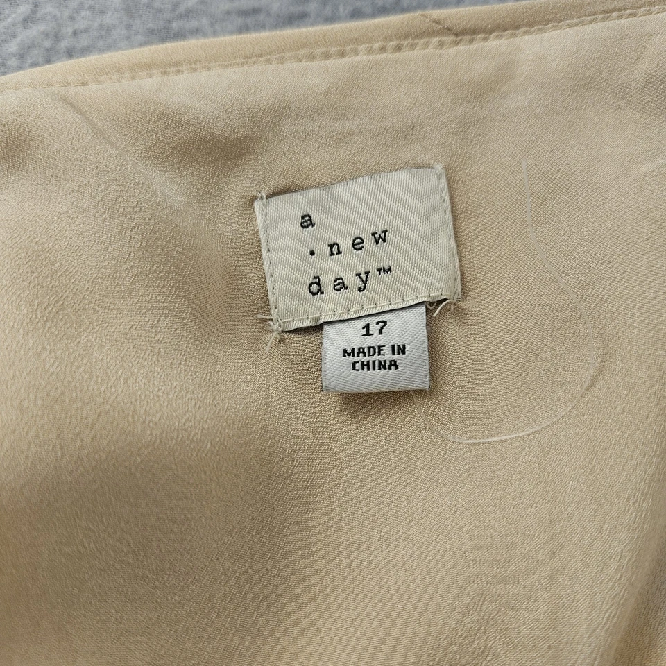 Anew day mini skirt  For Juniors Size 17 Casual Sexy sequence cream color - Image 4 of 4