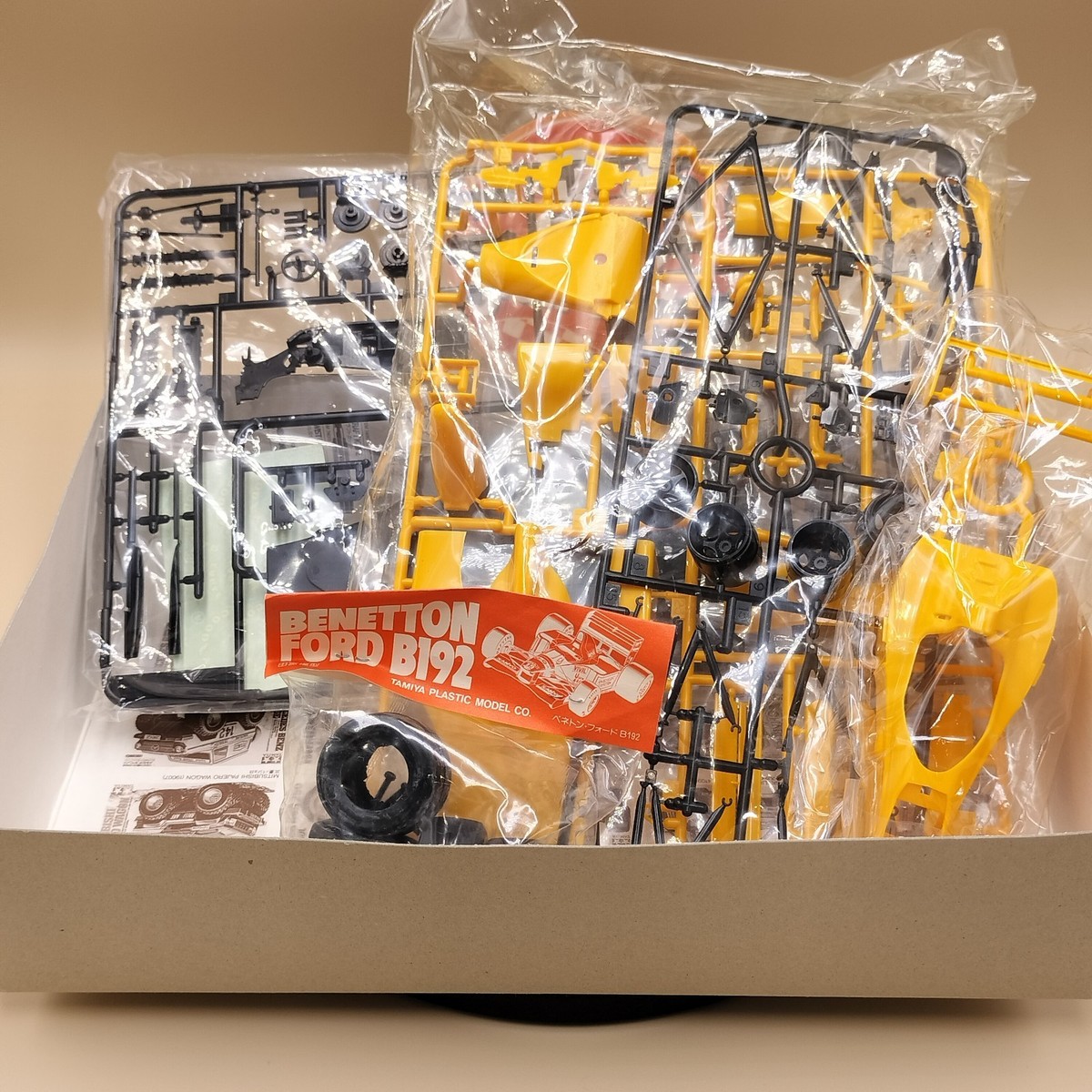 Tamiya 1/20 Benetton Ford B192 1992 Schumacher Brundle Formula Kit