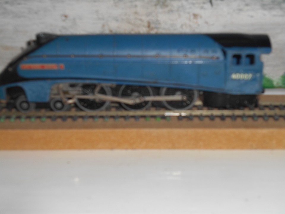A model steam traction engine, Hornby Dublo BR City of London loco and