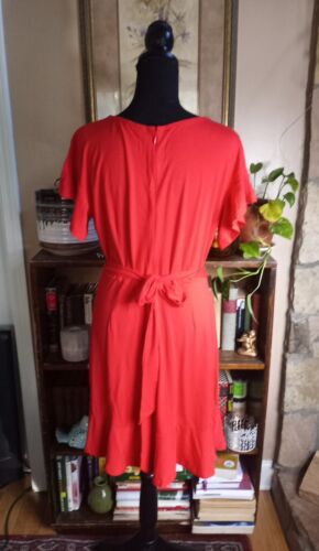 Ann Taylor Loft Petite’s Women's 10P Short Sleeve Dress, Tie Belt, Coral Pink - Picture 3 of 14