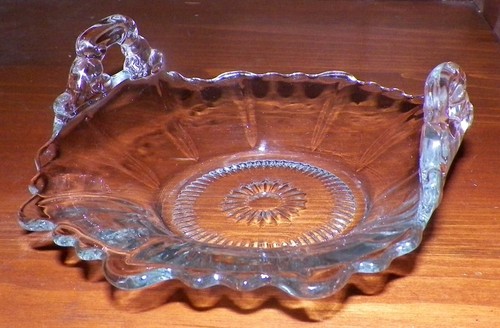 Vintage Clear Pressed Glass Brides Basket with 2 Thumb Handles - Picture 2 of 9