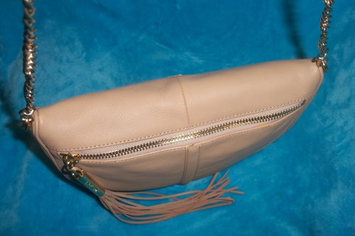 Elizabeth and James Umhängetasche Half Moon Camel Beige Leder mit Kettenriemen - Bild 16 von 17