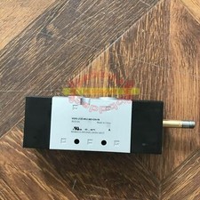 1pcs New Festo solenoid valve VUVS-LT25-M52-MD-G14-F8 8035181