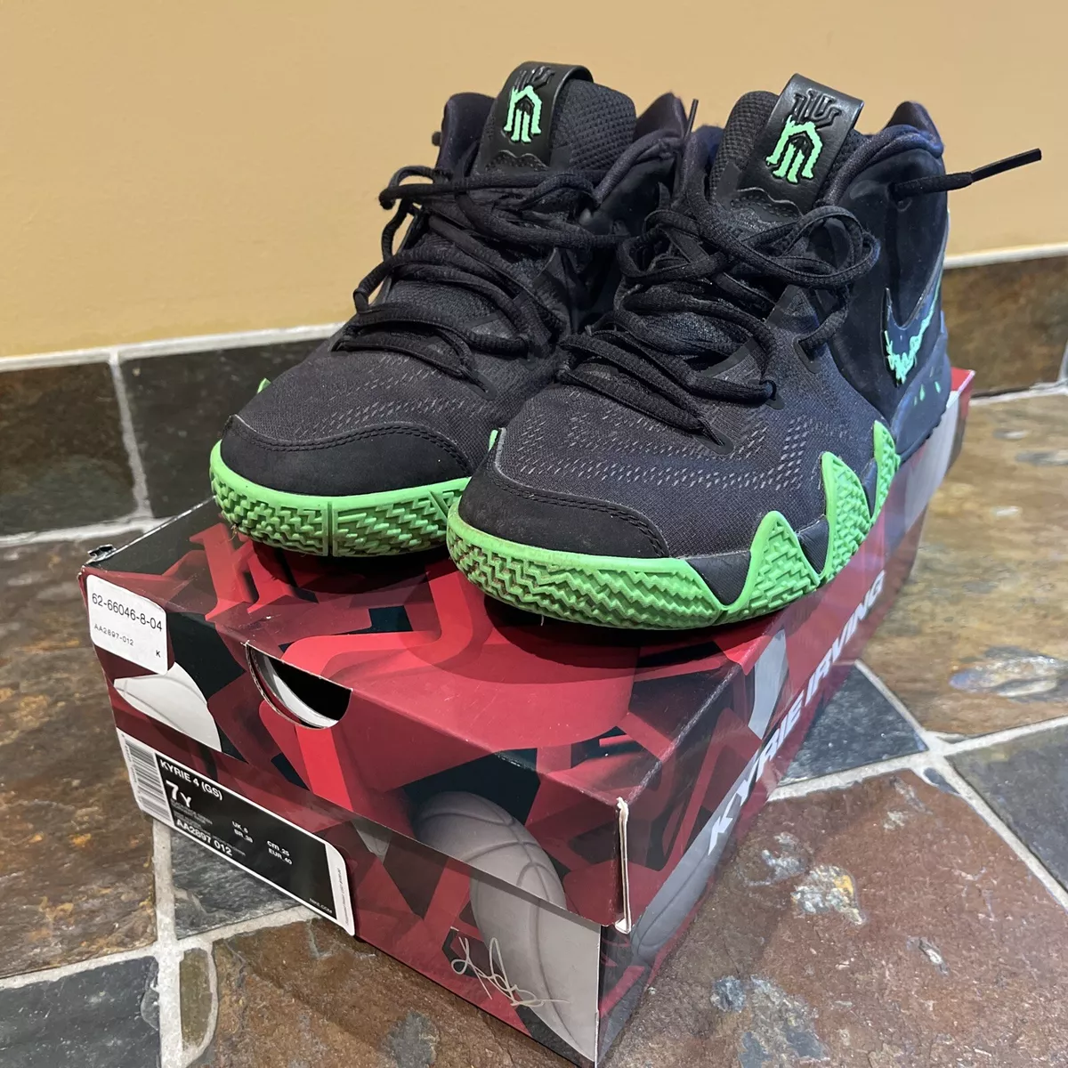 Nike Kyrie 4 Halloween Blk/R.Grn